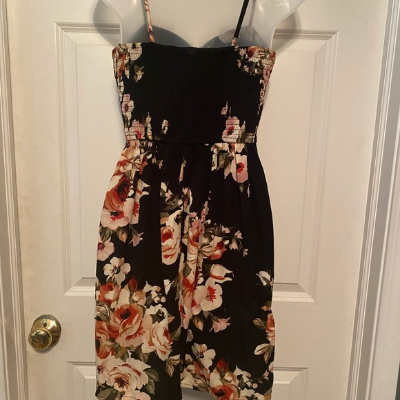 Xhilaration Floral Sundress - Picture 2 of 3